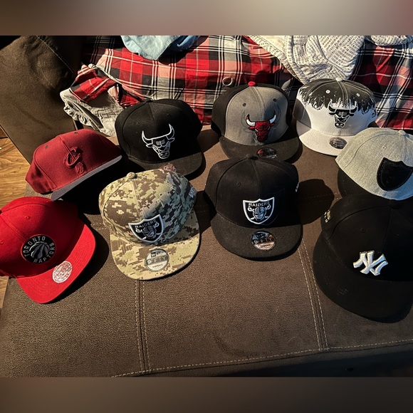 Im selling Nice and new hats - Picture 2 of 2